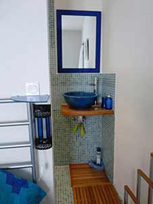 bedroom 1 basin